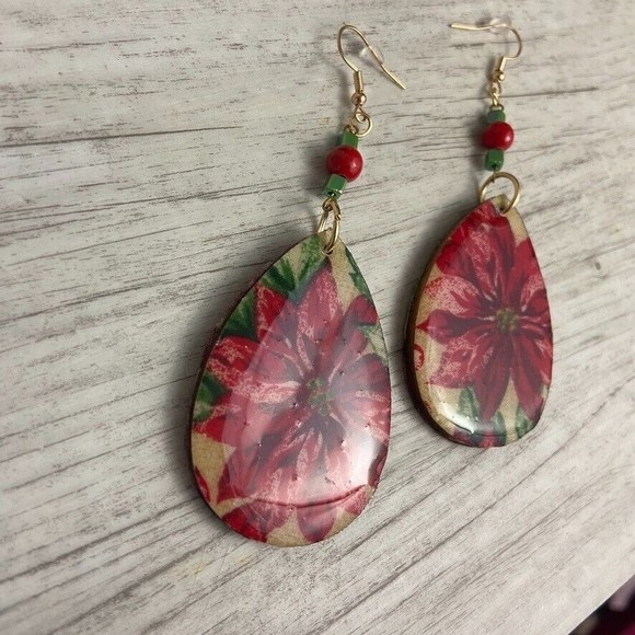 Christmas Poinsettia Earrings Red Green Tear Drop Dangle Beaded French Wire Gold - Picture 3 of 8